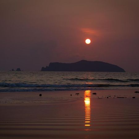 The Nest Private Beach Resort 춤폰 외부 사진