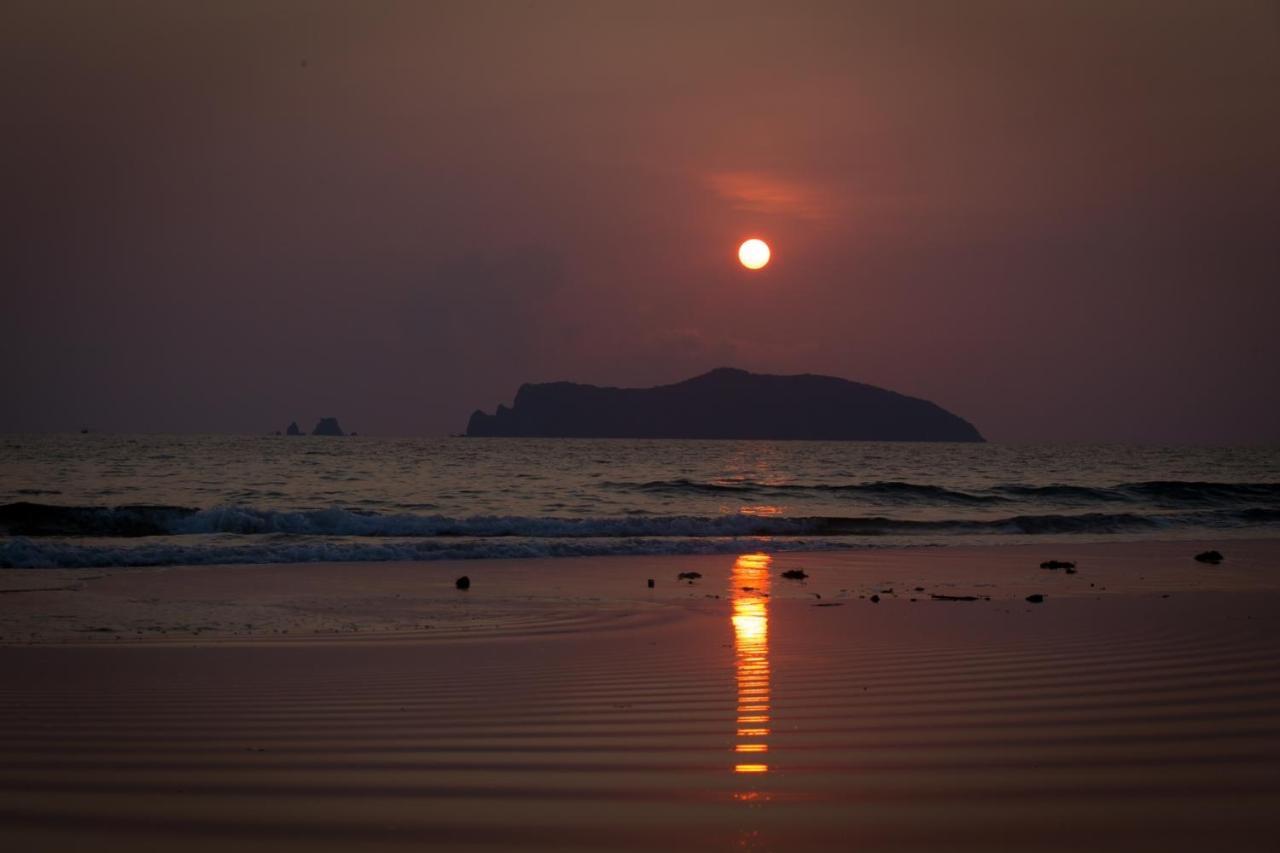 The Nest Private Beach Resort 춤폰 외부 사진