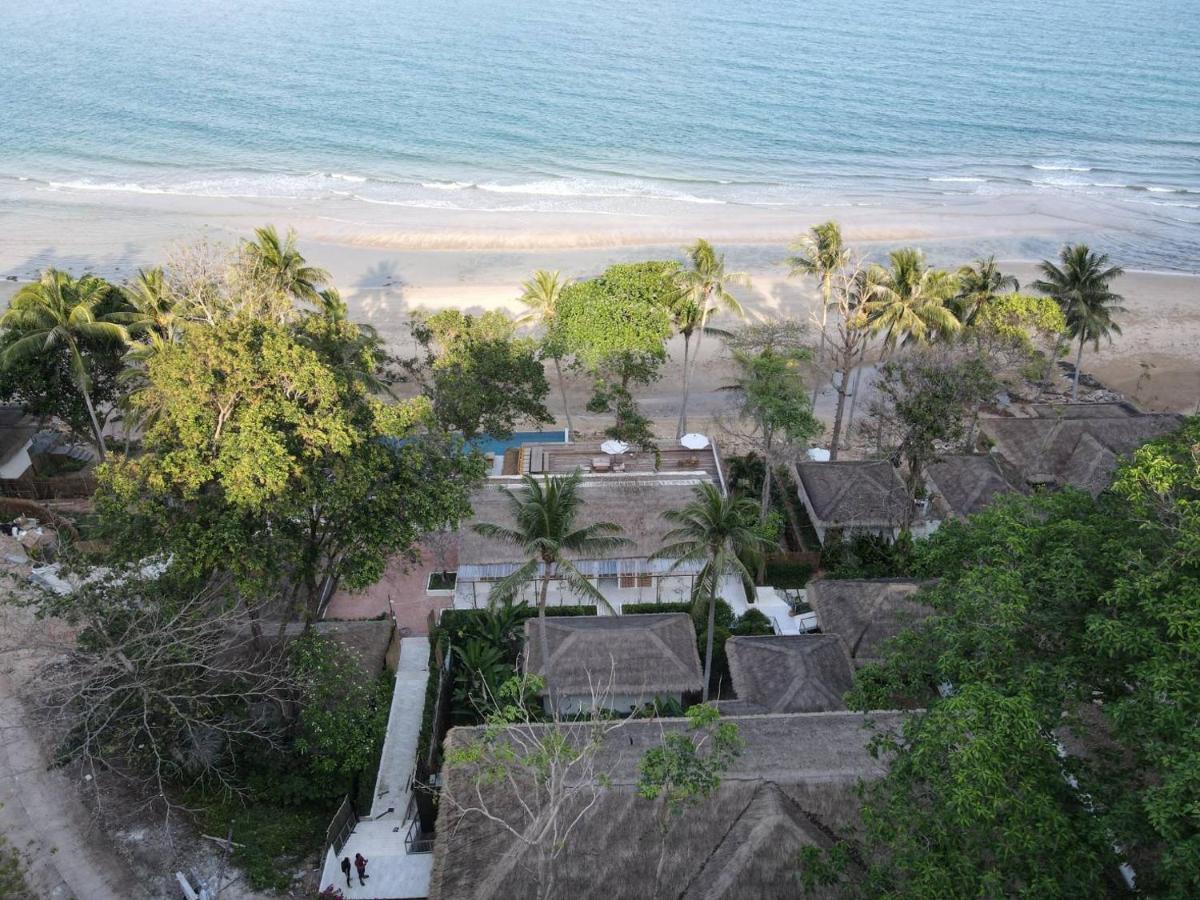The Nest Private Beach Resort 춤폰 외부 사진