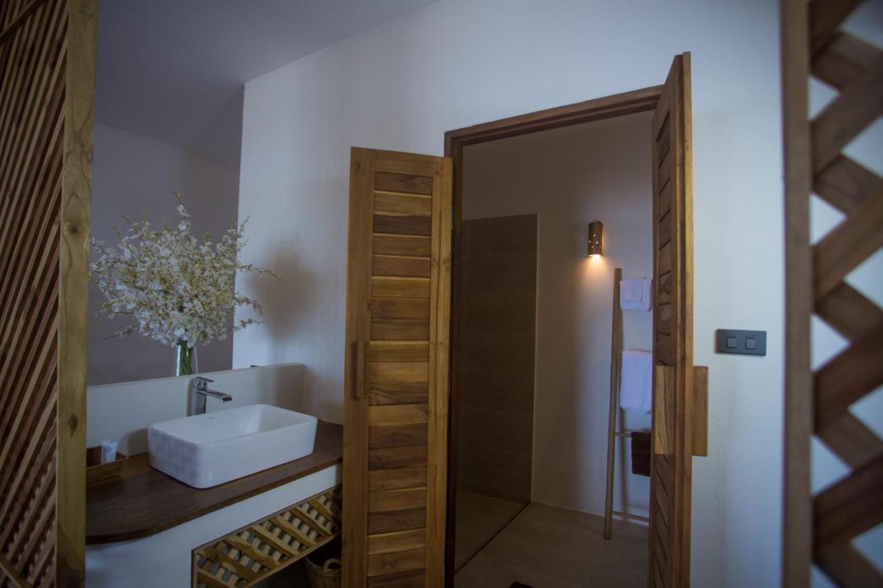The Nest Private Beach Resort 춤폰 외부 사진