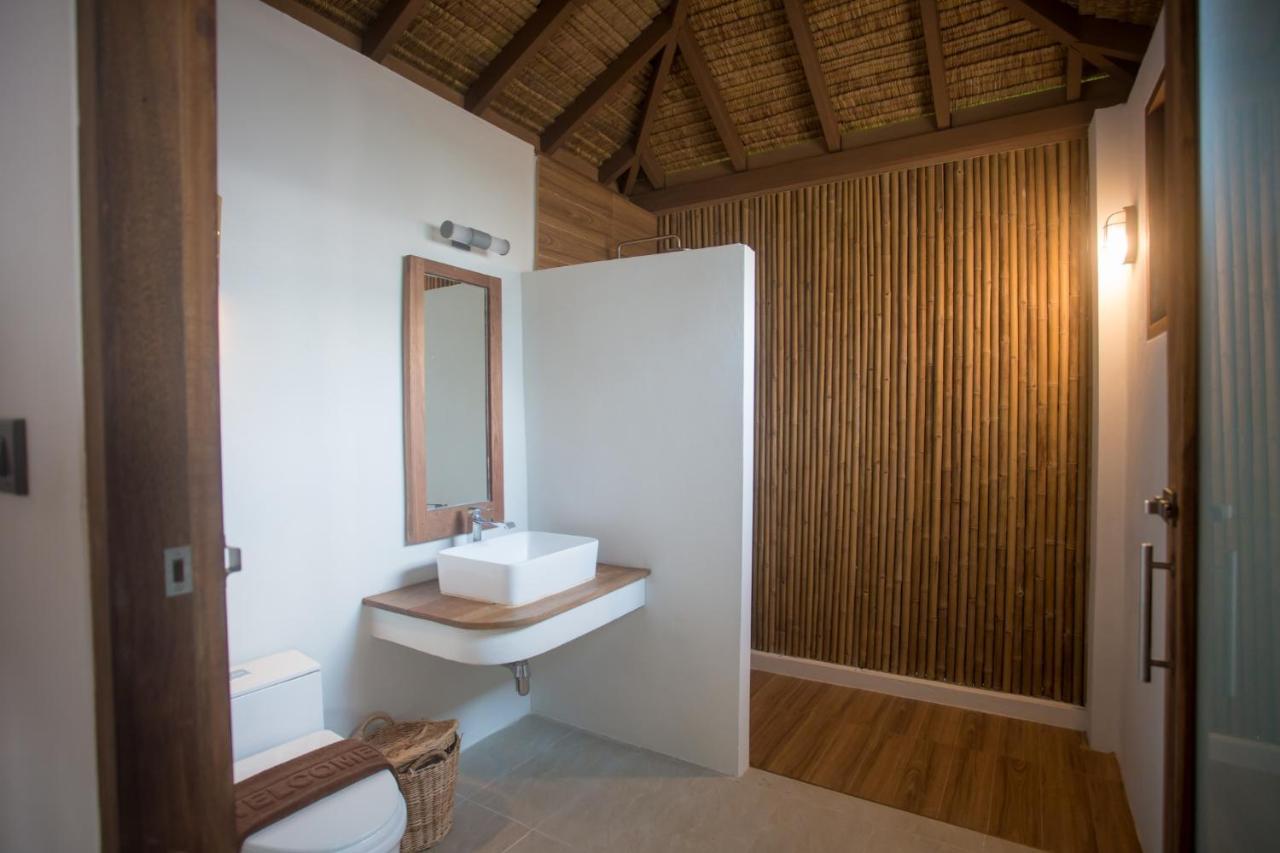 The Nest Private Beach Resort 춤폰 외부 사진