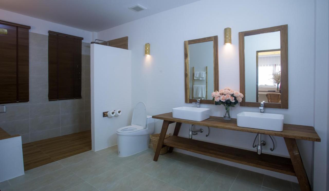 The Nest Private Beach Resort 춤폰 외부 사진